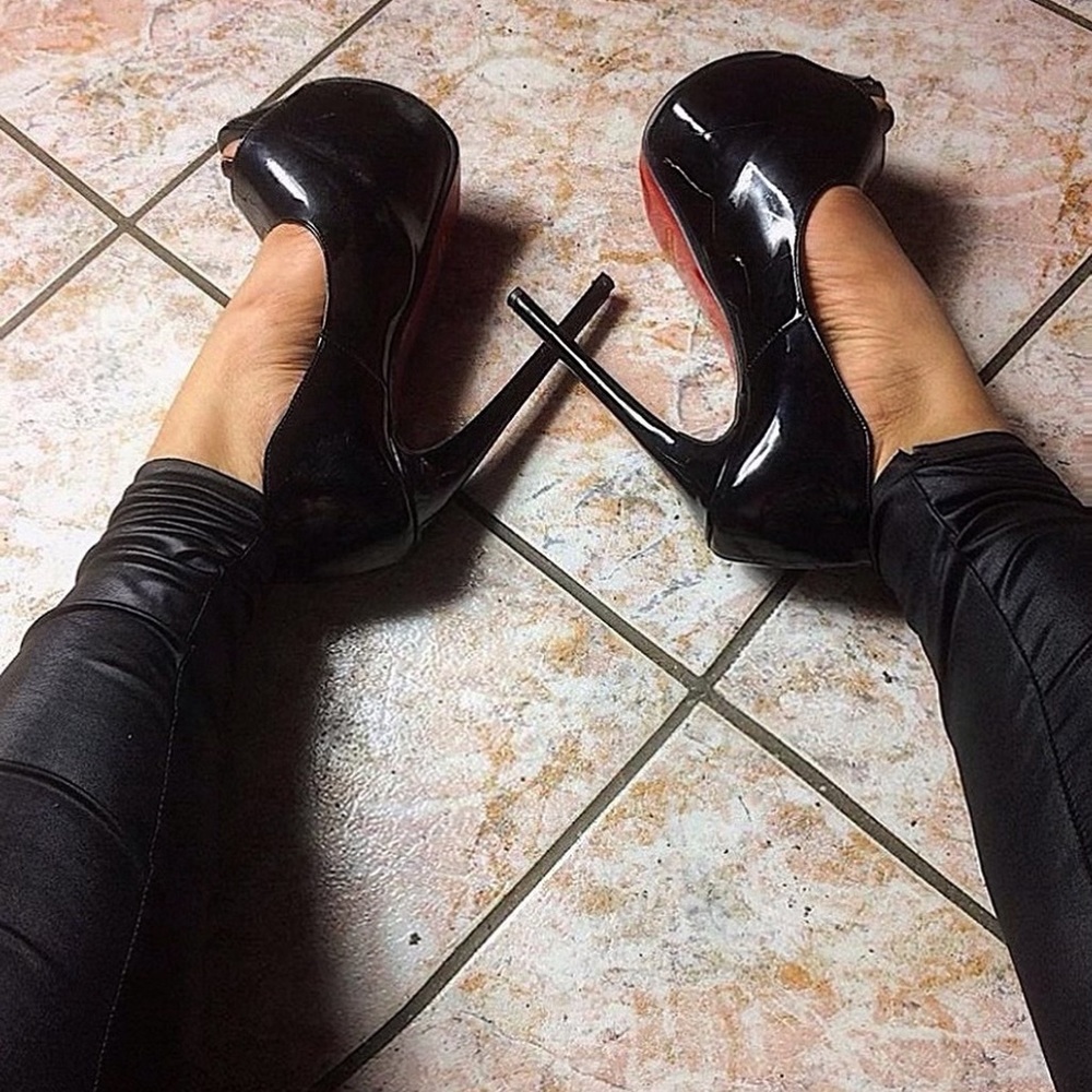 🌟SOLD🌟Christian Louboutin Highness